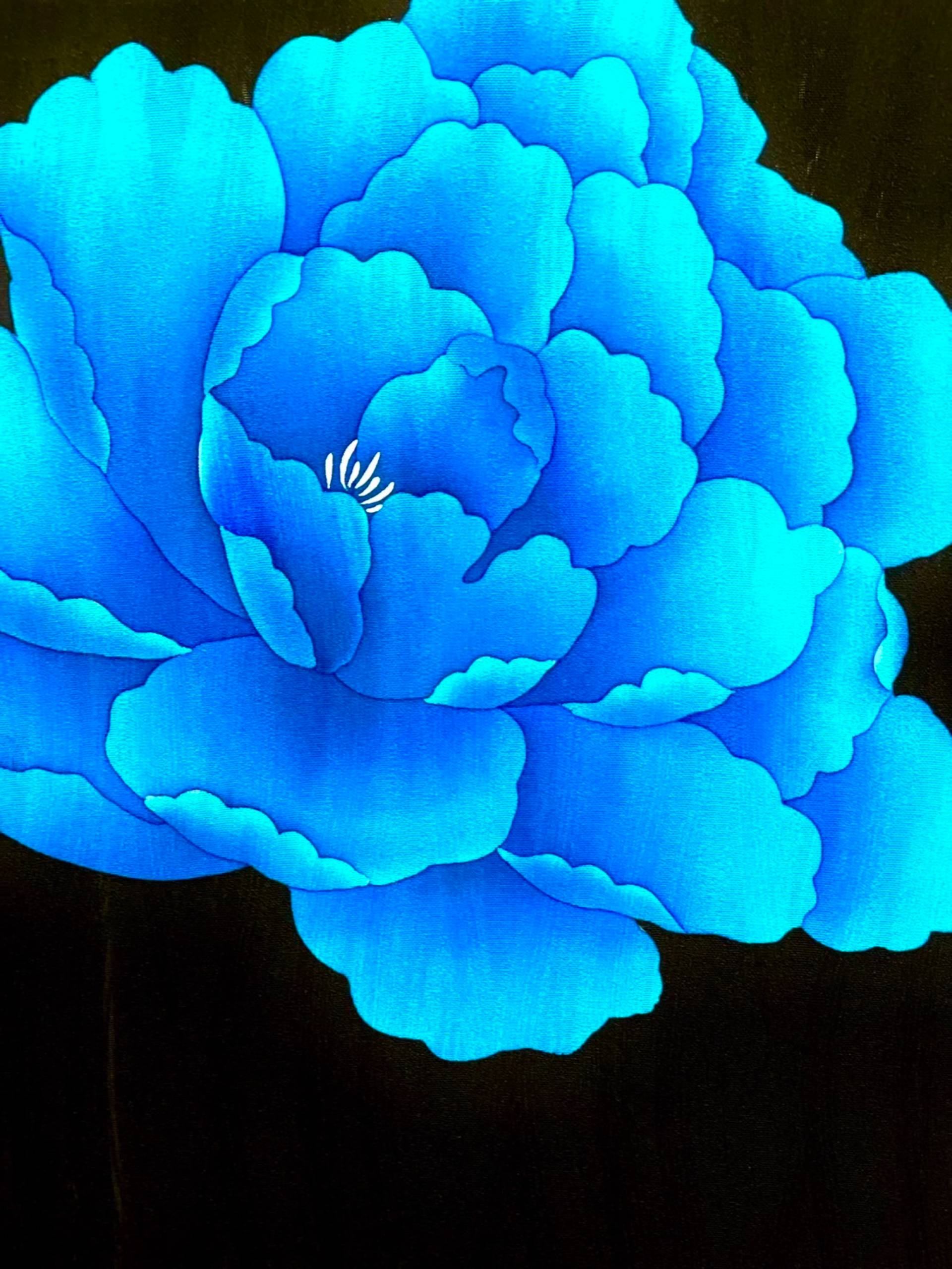 鮮やかな青の花柄生地